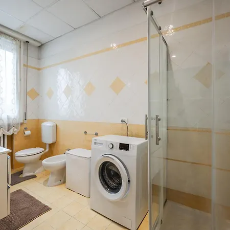Lägenhet Mutina 7 *